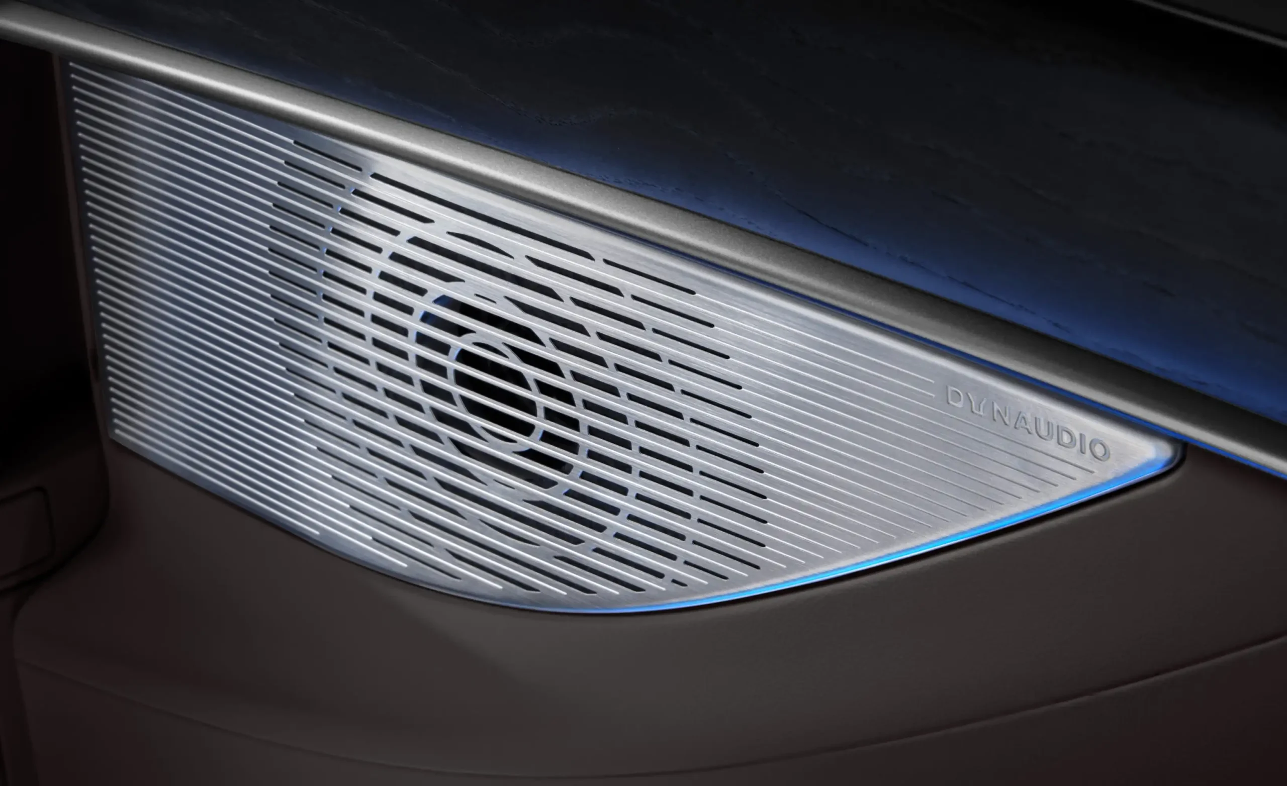 D9-INT-CUspeaker (Web H)
